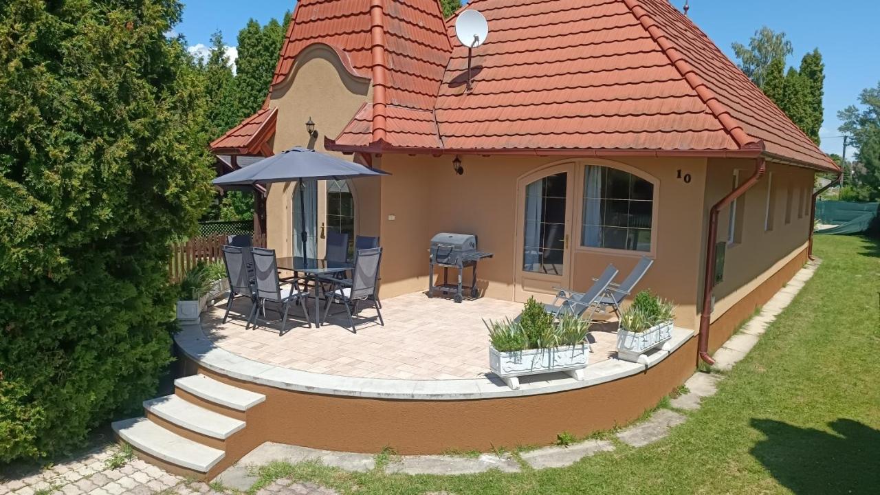 Vica Apartman Балатонберень Экстерьер фото